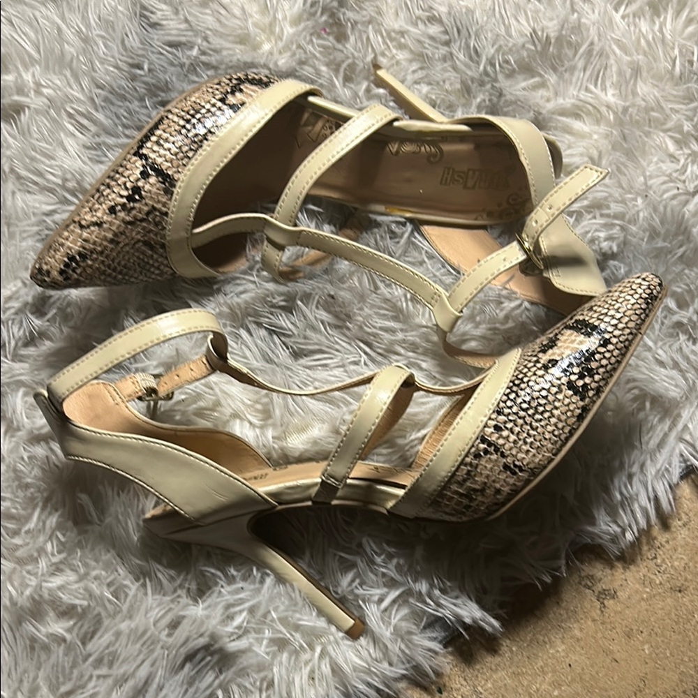 Elegant Snakeskin Patterned Heels - never worn